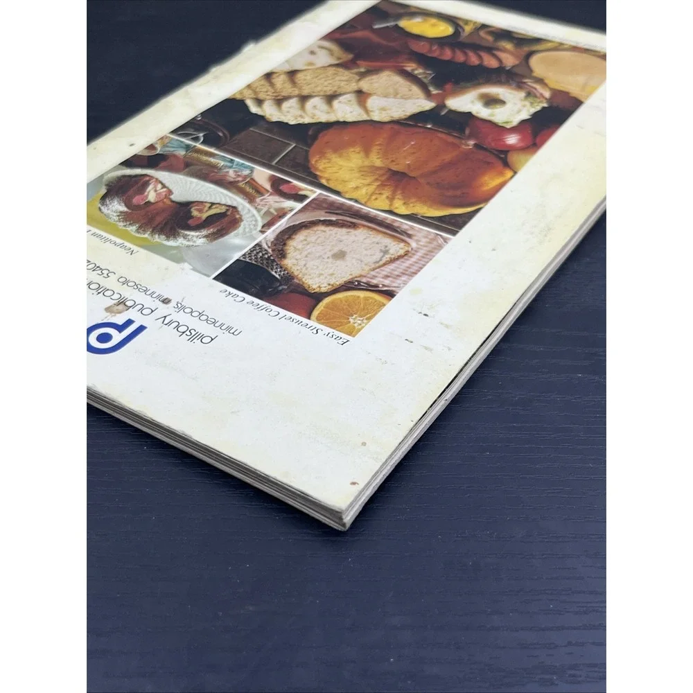 Pillsburys Best Bundt Recipes 1974 Vintage Cookbook Cake Dessert Recipes‎
